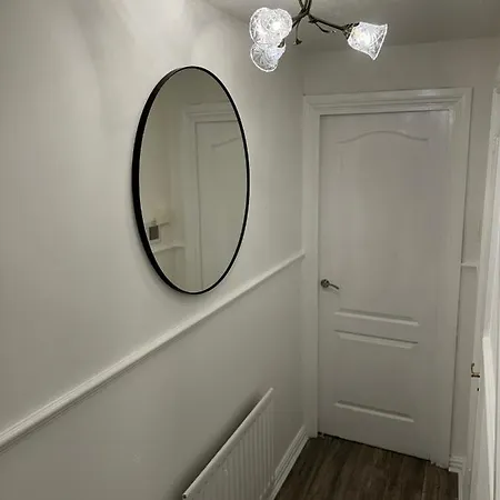 Near Me - Sandwell 3 Bed Free Parking Birmingham